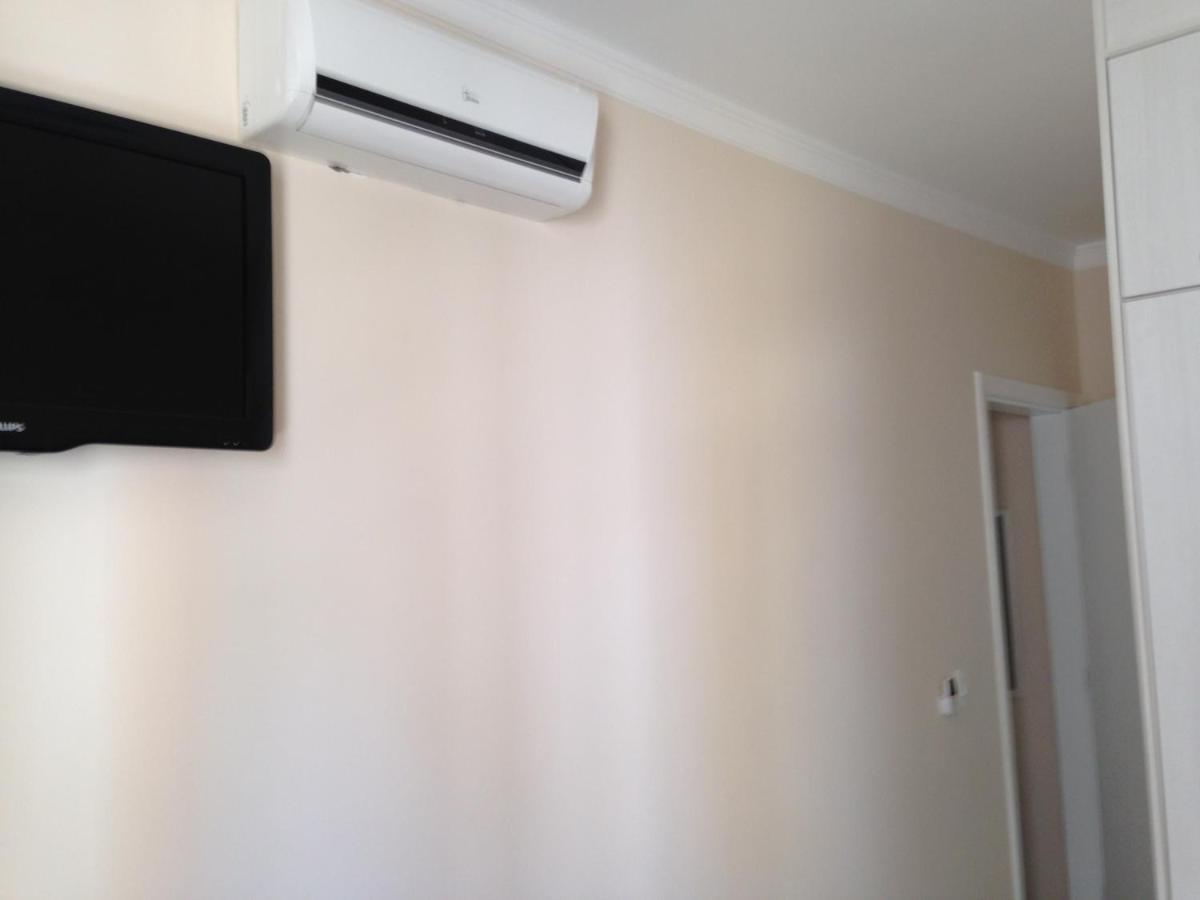 Aluga-se Apto 2 Quartos, Sendo 1 Suite, 3 Ar Cond. Mobilia Completa - Grande Ubatuba/sp Apartment *